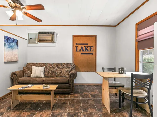 1715 Hideaway Rd, Galena, MO
