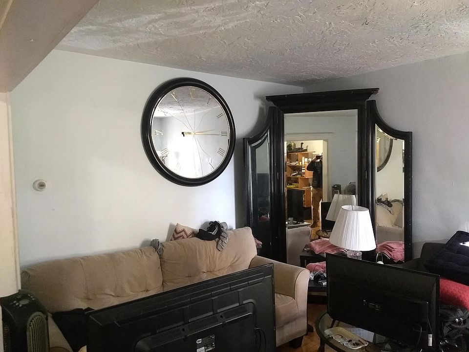 2nd image of 25 Chetwynd Rd #2F