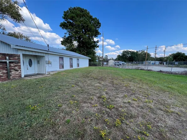 Filmore St, Trinity, TX 75862