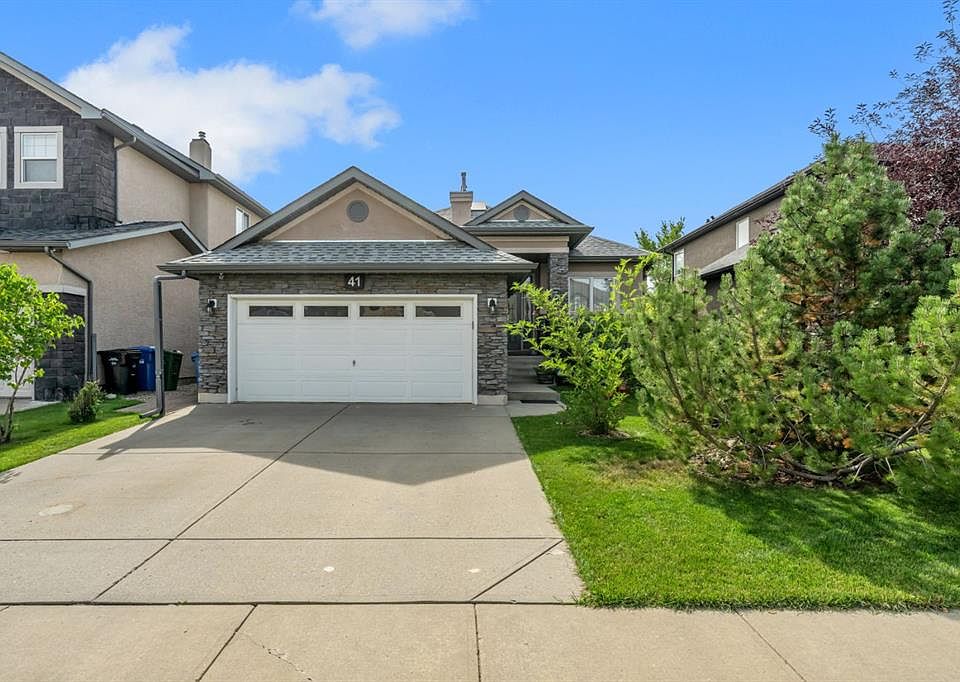 1st image of 41 N Evercreek Bluffs Cres SW