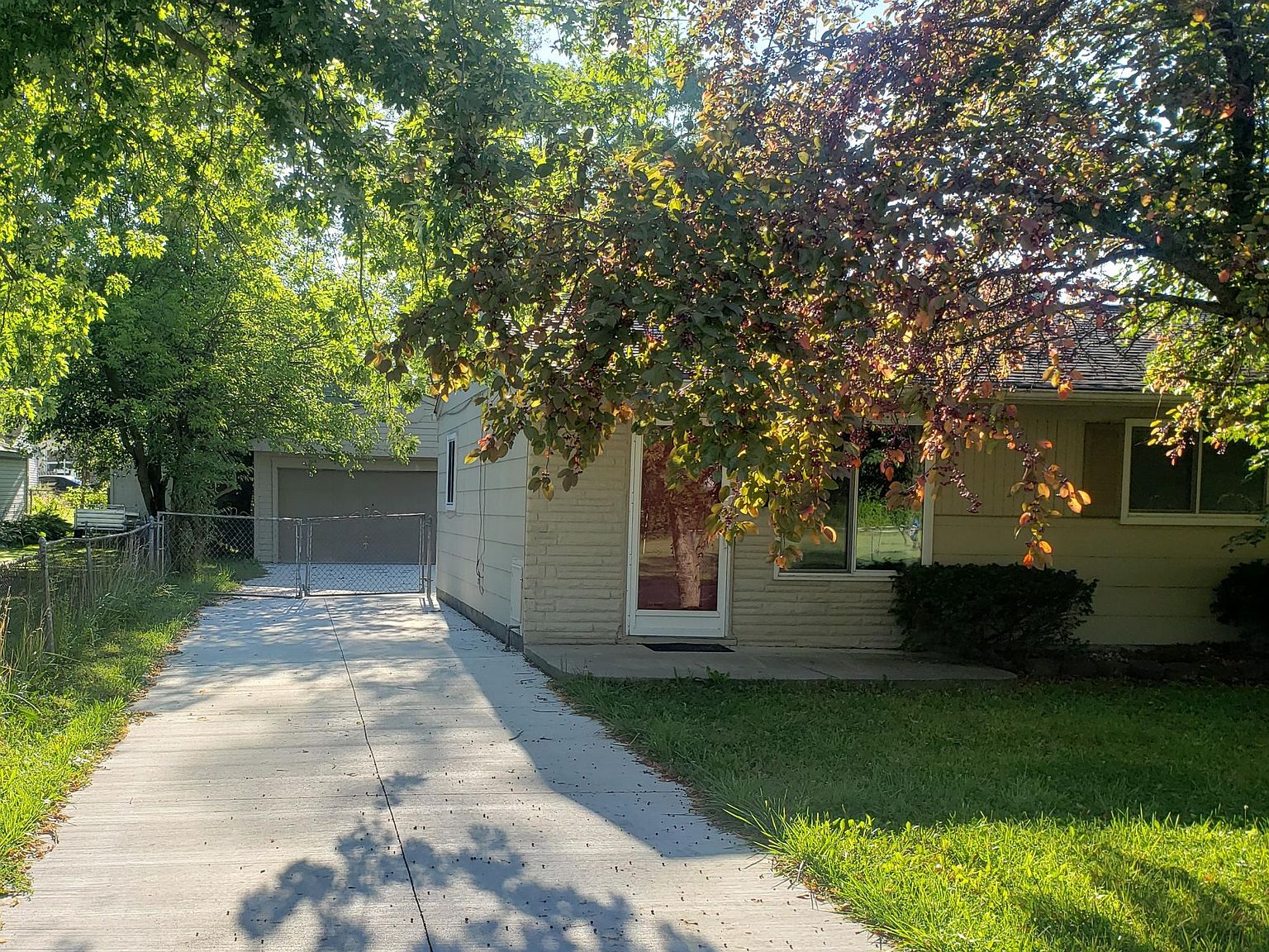 18460 Kinloch, Redford, MI 48240 Zillow