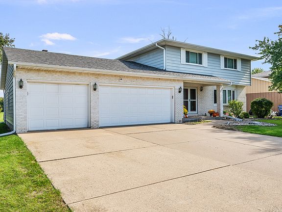 2nd image of 3105 Kelling St