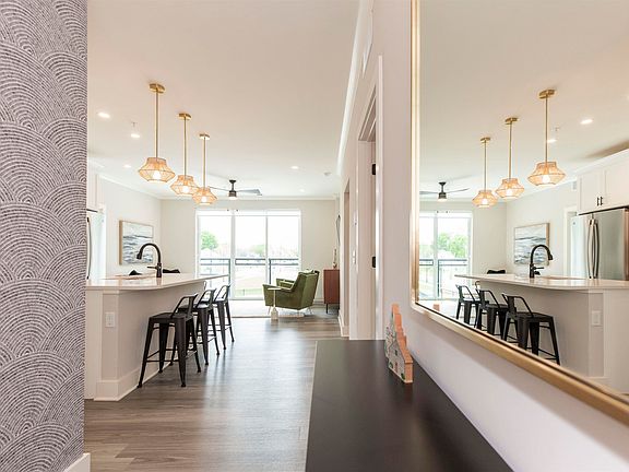 4th image of 1010 Corby Blvd Unit 205