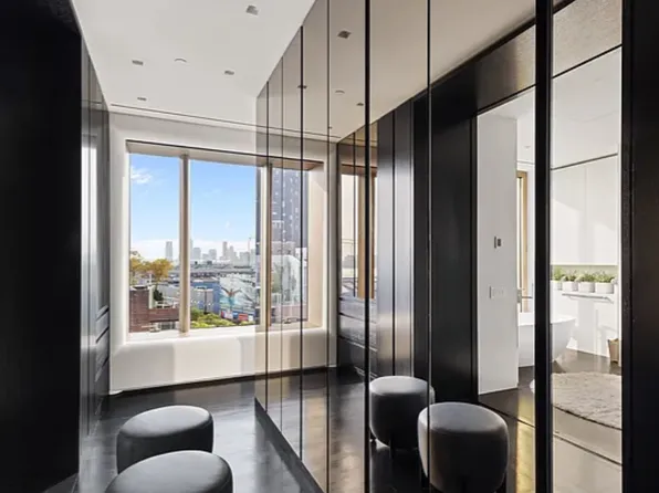 551 West 21st Street image 11 of 20