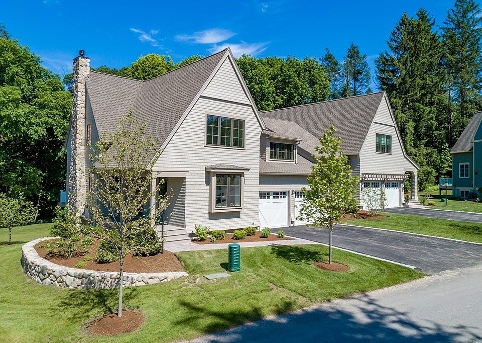 1st image of 49 Wolcott Woods Ln #49