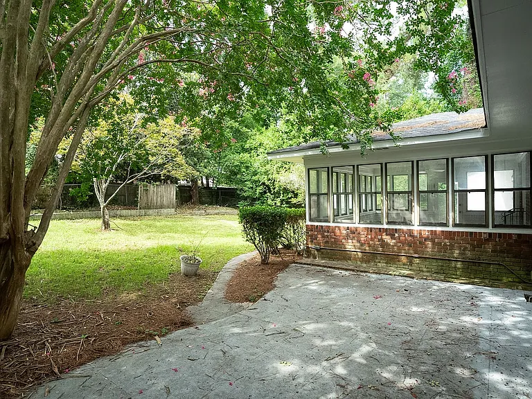 3120 Edinburgh Dr — Photo 37