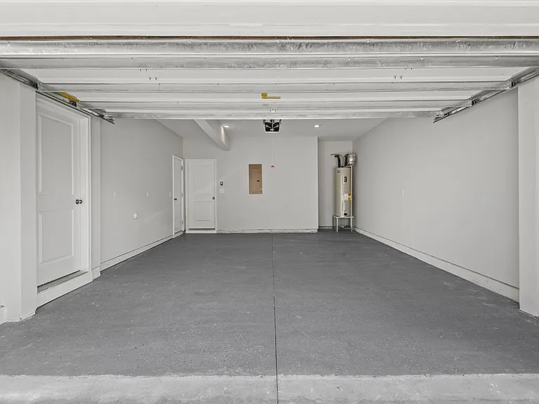 1136 Commack Dr — Photo 42