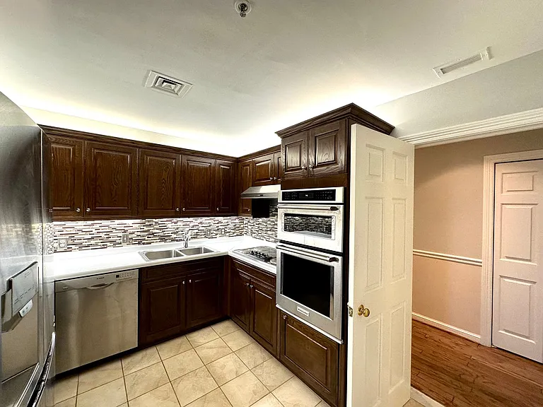 10 E Lee St #1503 — Photo 9