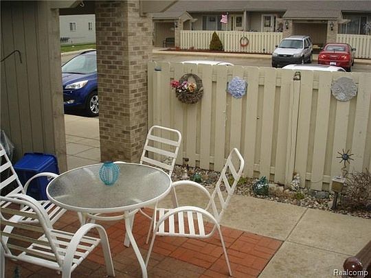4th image of 61711 Williamsburg Dr Unit 3
