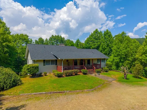860 Willis Cove Rd, Franklin, NC 28734