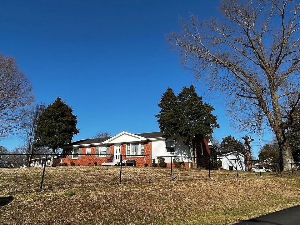 2nd image of 218 Yorktown Rd