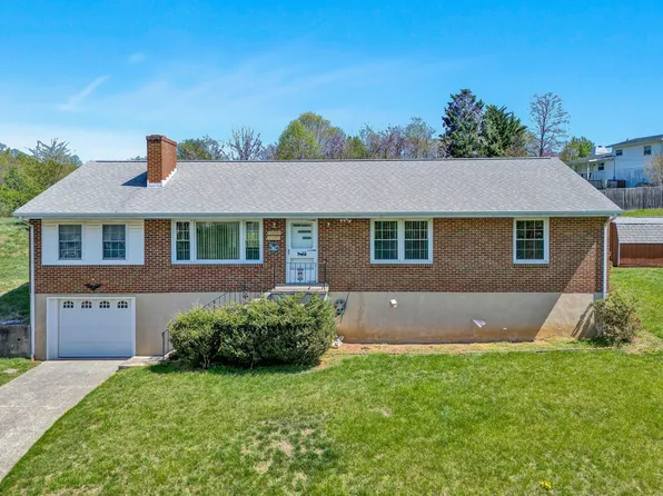 1177 Jeters Chapel Rd, Vinton, VA 24179