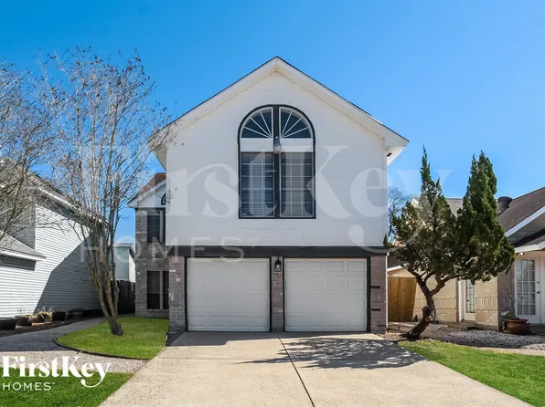 800 Charles Pl, Baytown, TX 77521