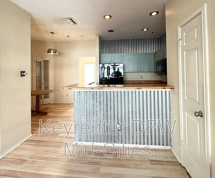 4800 W Lovers Ln #405 — Photo 3