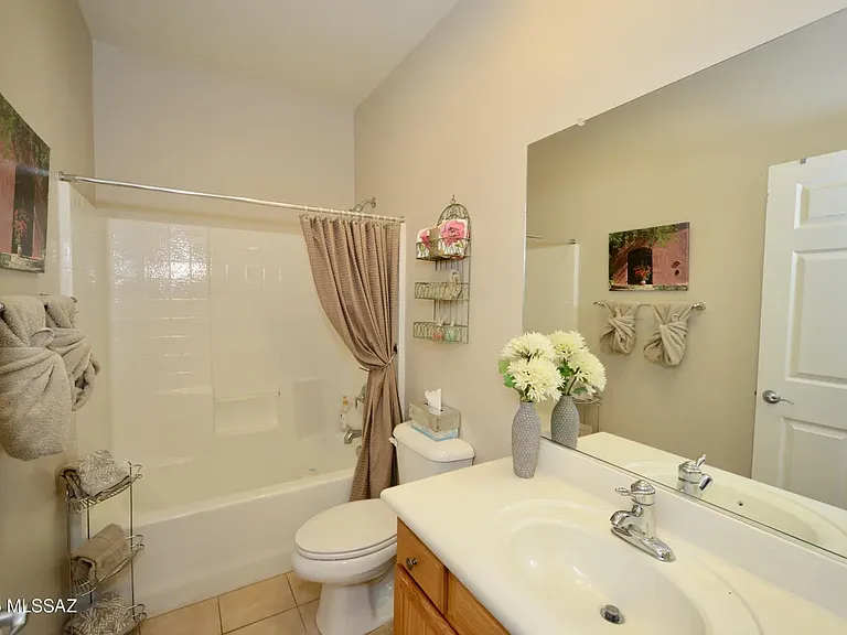 733 W Shadow Wood St — Photo 16