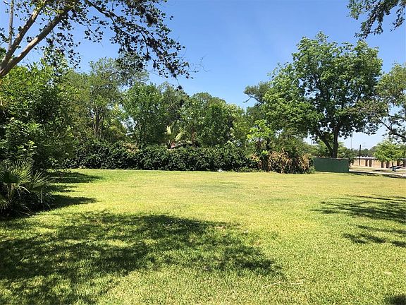 2nd image of 3815 S Braeswood Blvd