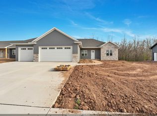 2578 N Stellita Cir, De Pere, WI 54115