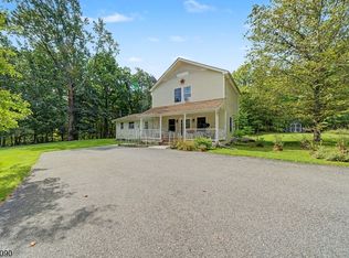 927 Owassa Rd, Newton, NJ 07860