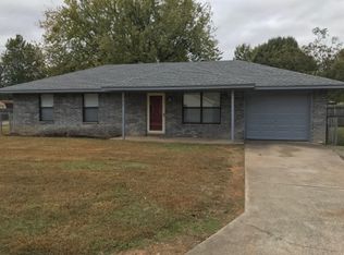 301 Cruce St, Poteau, OK 74953
