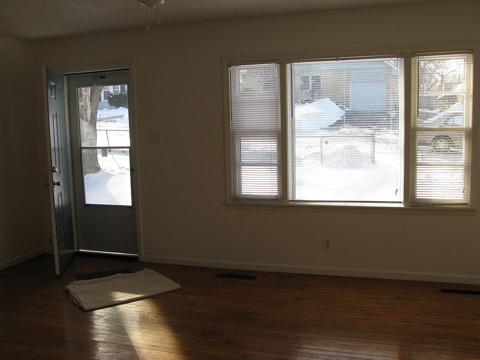 1st image of 2923 N 42nd St