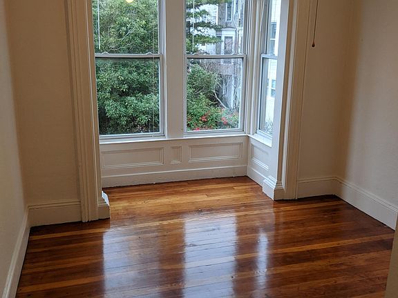 5th image of 439 Steiner St