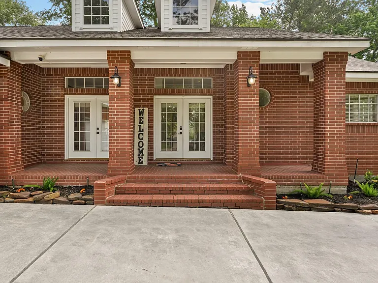 113 Inverness Dr — Photo 3