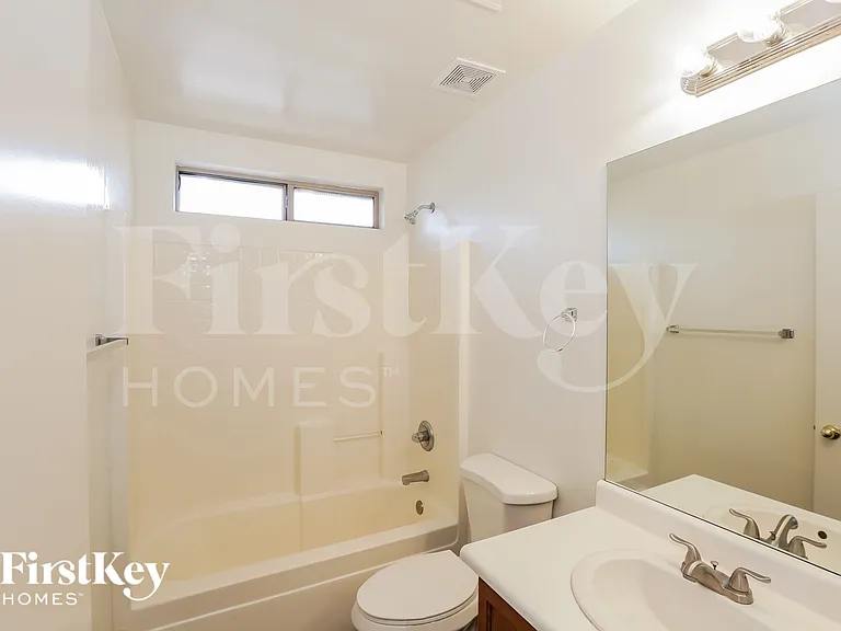 7963 W Marlette Ave — Photo 16