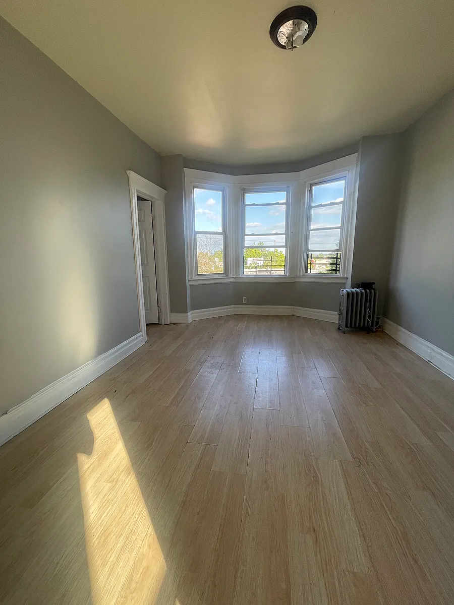 Building Photo - 65 Chadwick Ave #3L