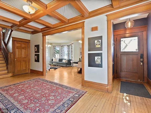 3rd image of 800 Laurel Ave