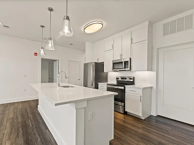 450 Springfield Ave — Photo 5