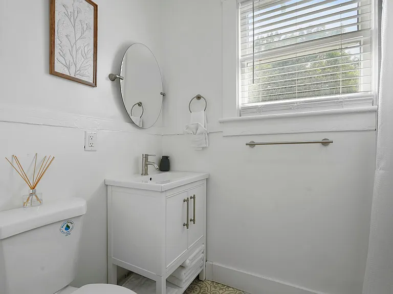 1004 E 33rd St #1/2 — Photo 26