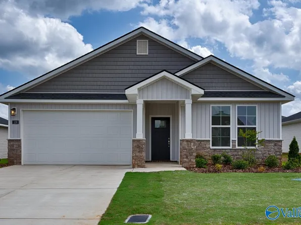 126 Harvest Moon Dr, Harvest, AL 35749