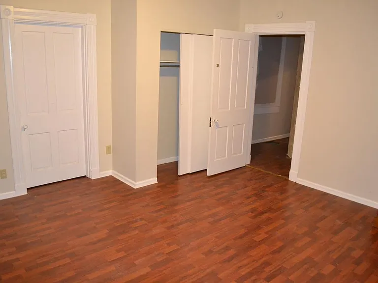 305 Emming St — Photo 16