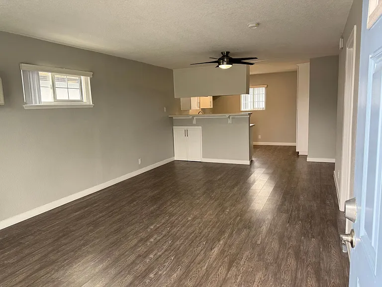 Villa Del Sol Apartments — Photo 63