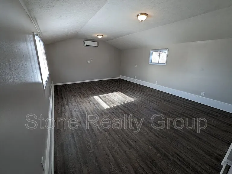 1465 S 18th St — Photo 3