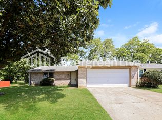 8755 Mardi Gras Dr, Huber Heights, OH 45424