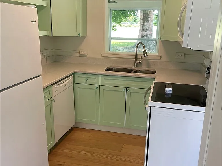 1442 Olmeda Way — Photo 4