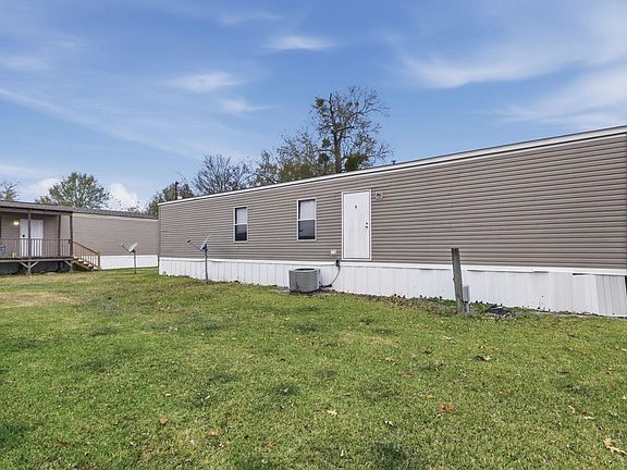 3rd image of 180 Pelican St