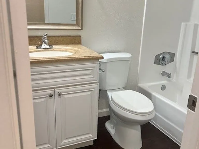 Villa Hermosa Apartments — Photo 43