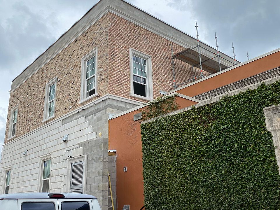 Top floor apartment from outside