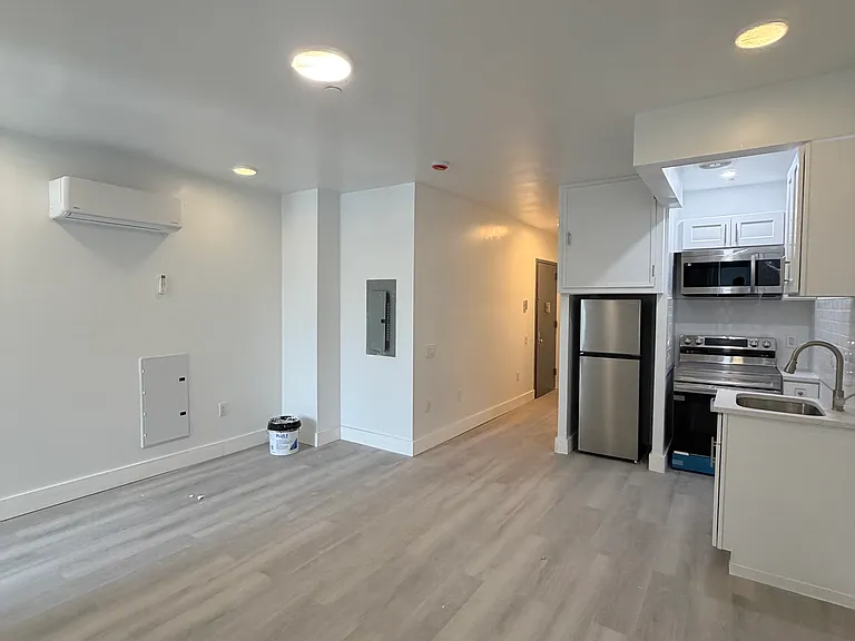 1641 Undercliff Ave #5I — Photo 2