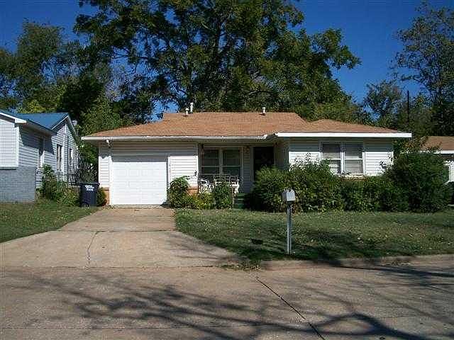 2nd image of 912 E Buck Dr