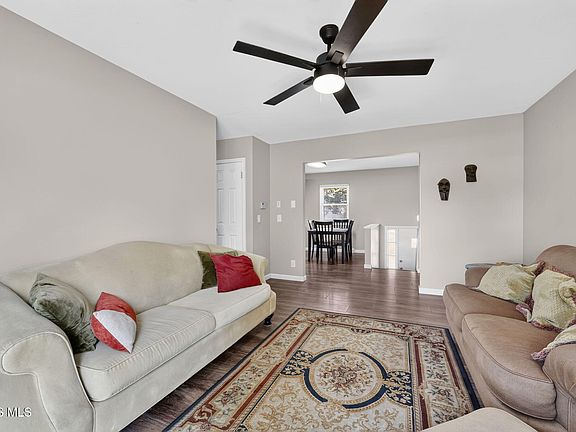 5th image of 4439 Vogel Dr