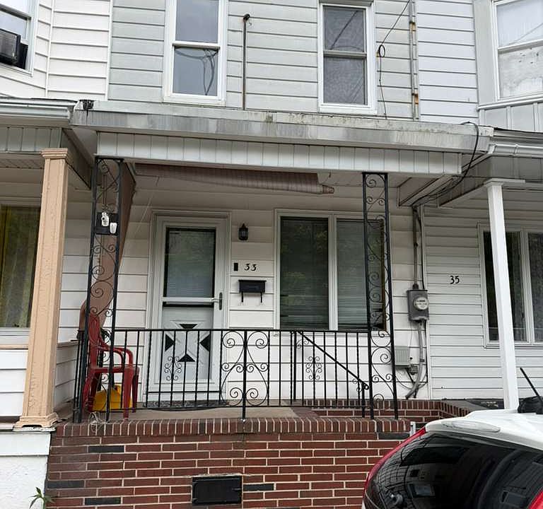 1st image of 33 E Cherry St