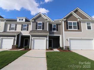 752 Kitfox Dr NW, Concord, NC 28027