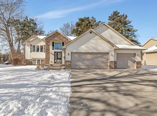 106 Mallard Pass Trl, Howard Lake, MN 55349