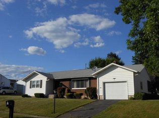 111 American Legion Blvd, Pine Grove, PA 17963