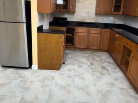 5 Ayr Rd