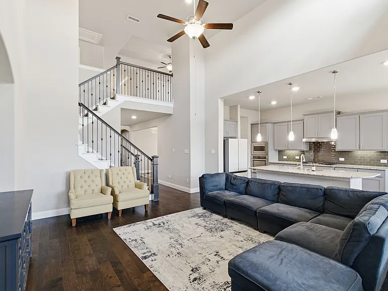 7452 Reverchon Dr — Photo 20