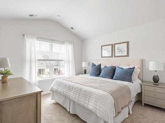 5th image of 301 Bluebell Way